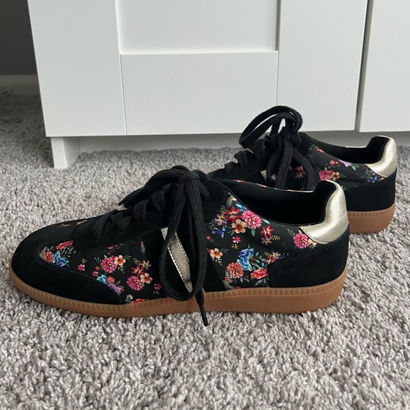 Johnny Was Dreamer Suede Floral Black Sneakers with Gold Accents- size 9- NWOB - Picture 4 of 11